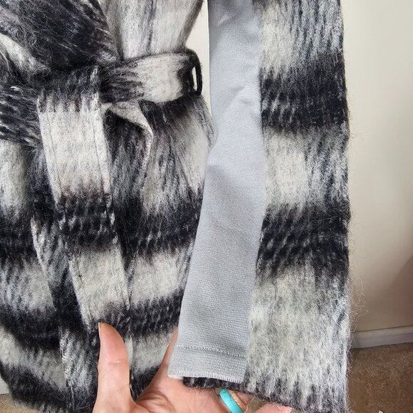 BCBGeneration Black Plaid Wool Wrap Coat Sz XS Belted Shawl Collar Mid-Length - Picture 8 of 14